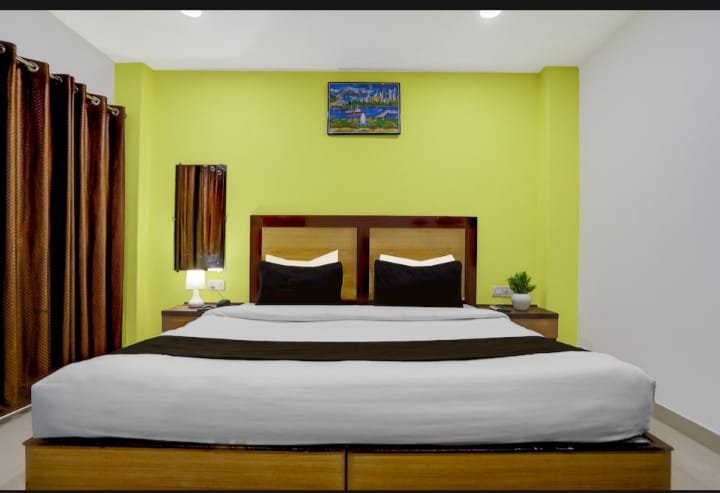 hotel near varanasi railway station
